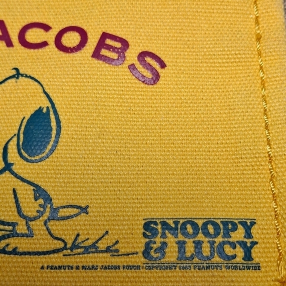 Marc Jacob X Peanuts The Pouch Wristlet - Picture 4 of 16